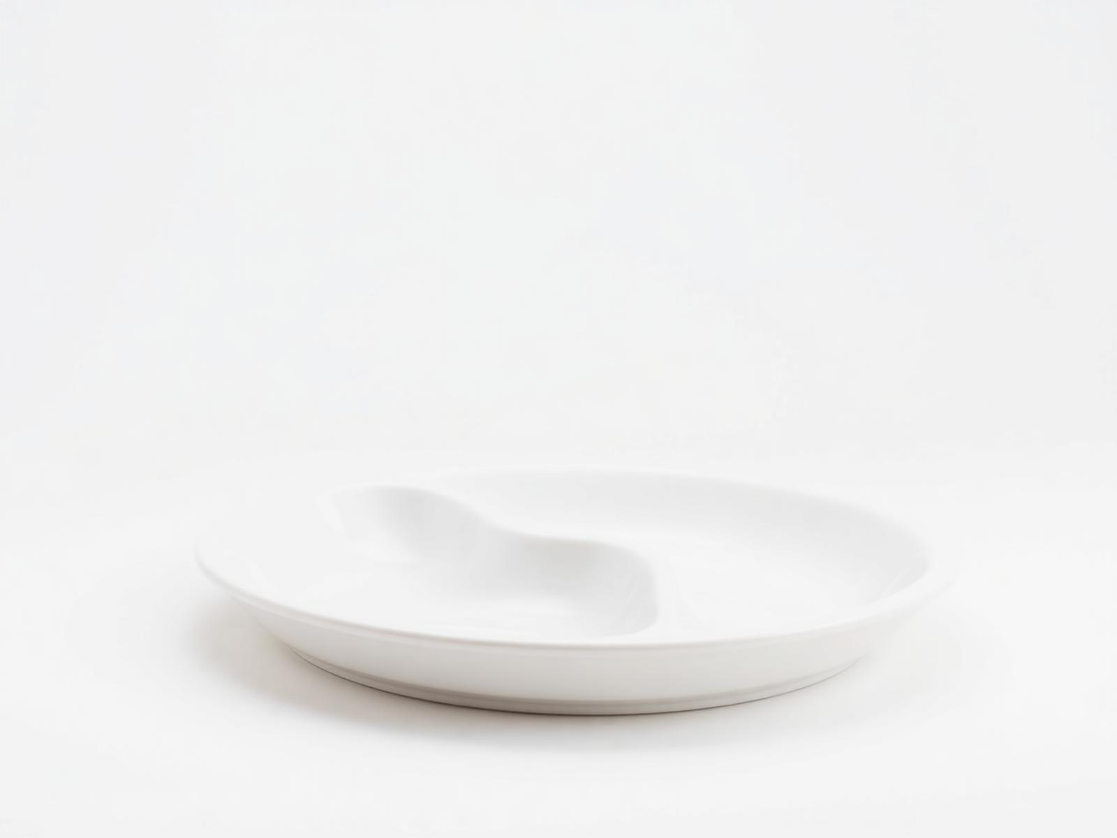 Minimal Oval Platter 14 — Oval platter for shared plates and buffet presentation.